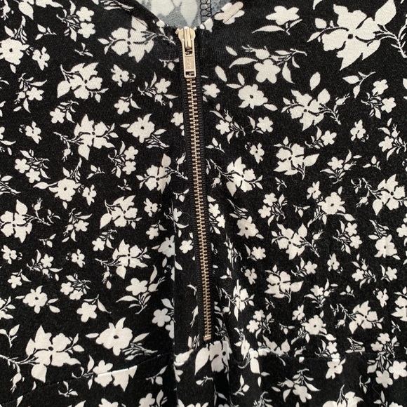 Express black and white floral dress in size small stretchy fall dress - Picture 3 of 5